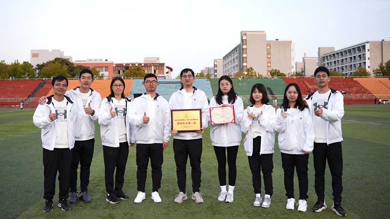 1670566409391710.jpg 5、眾星捧月勇奪第二_副本.jpg