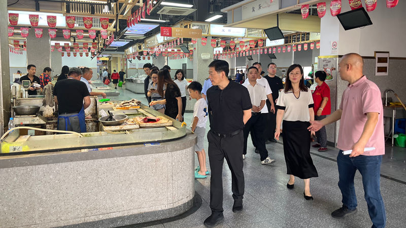 錢塘區領導赴浙農市集河莊農貿市場開展夏季安全檢查